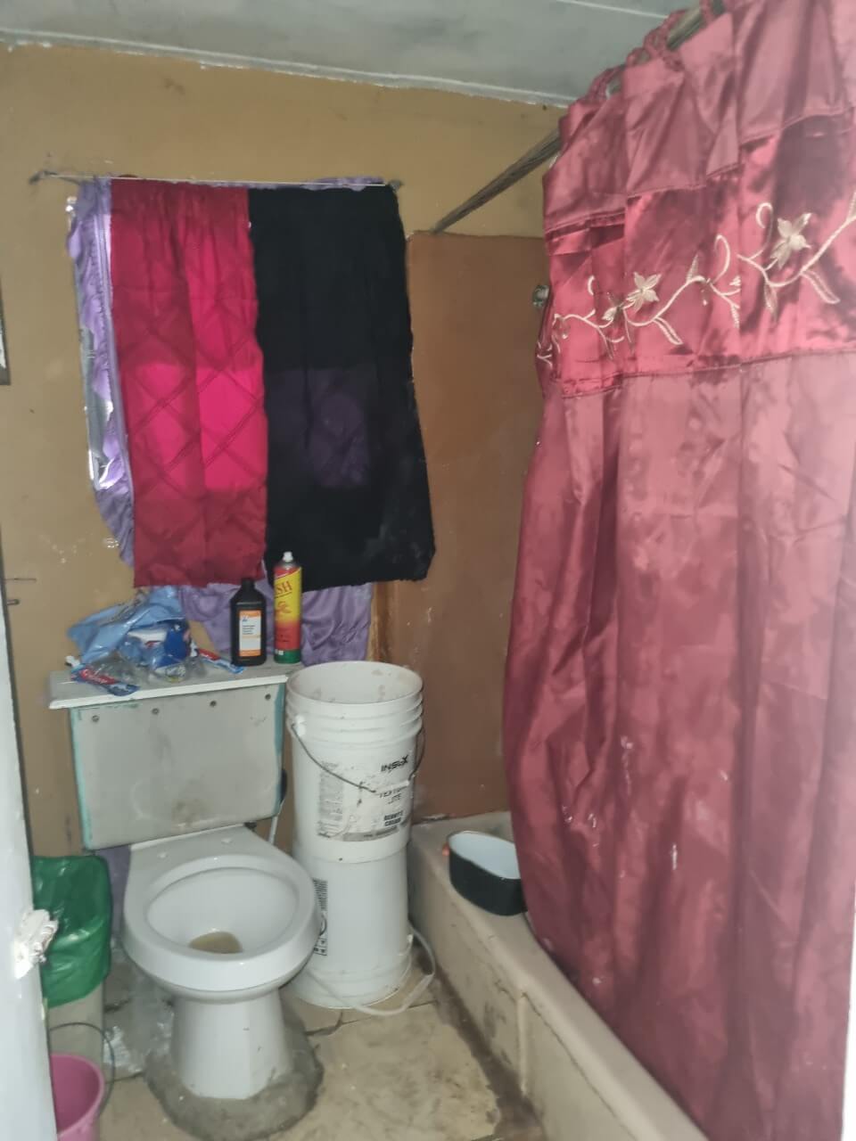 Fixer Upper House For Sale on Benbow ST BZ