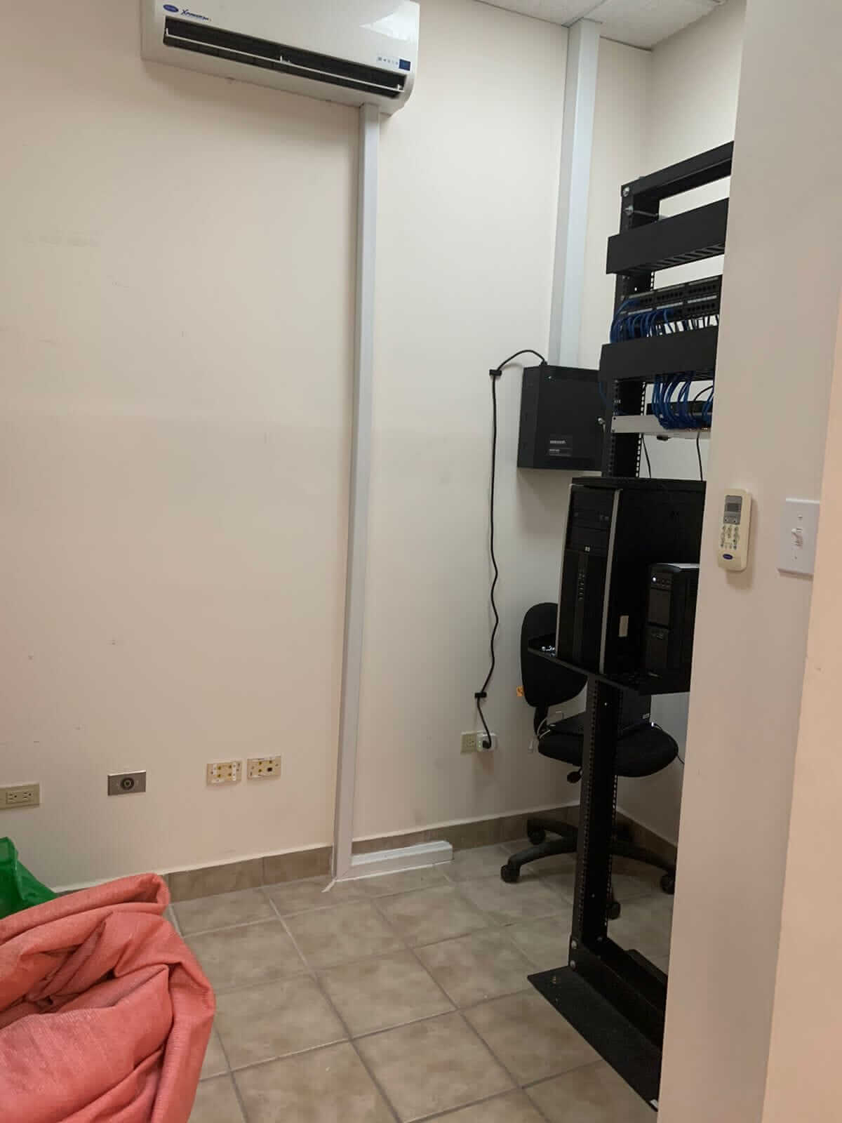 10-Office-Coney-Dr-BZ 3000 SqFt Commercial Space for Rent on Coney Drive in Belize City